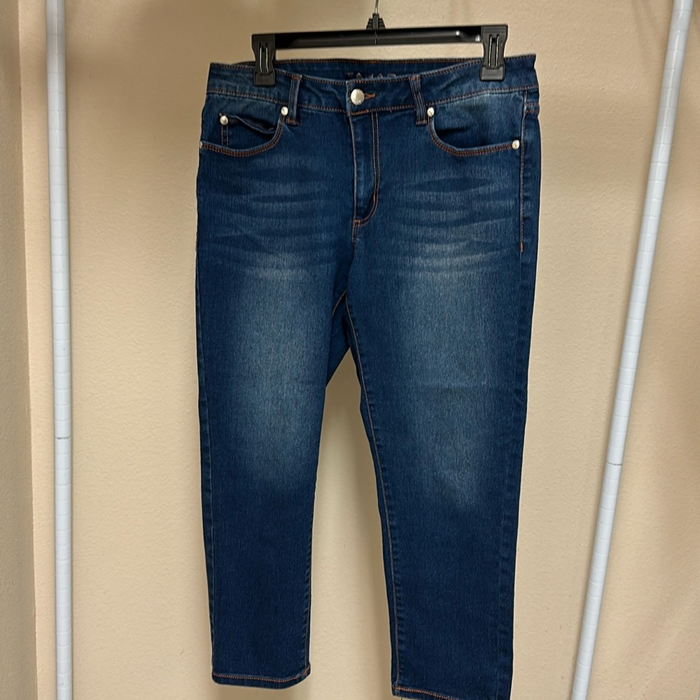 Tahari mid rise cropped jeans size 10 or 30 with Carmel brown stitching